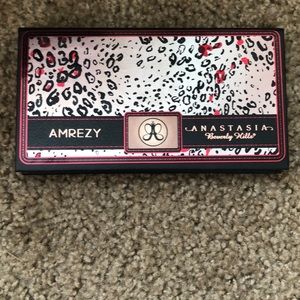 Amrezy x ABH PALETTE